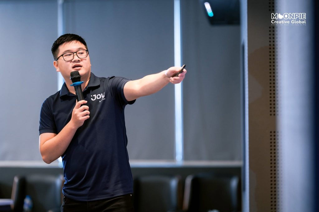 Diễn giả Thomas Nguyễn
